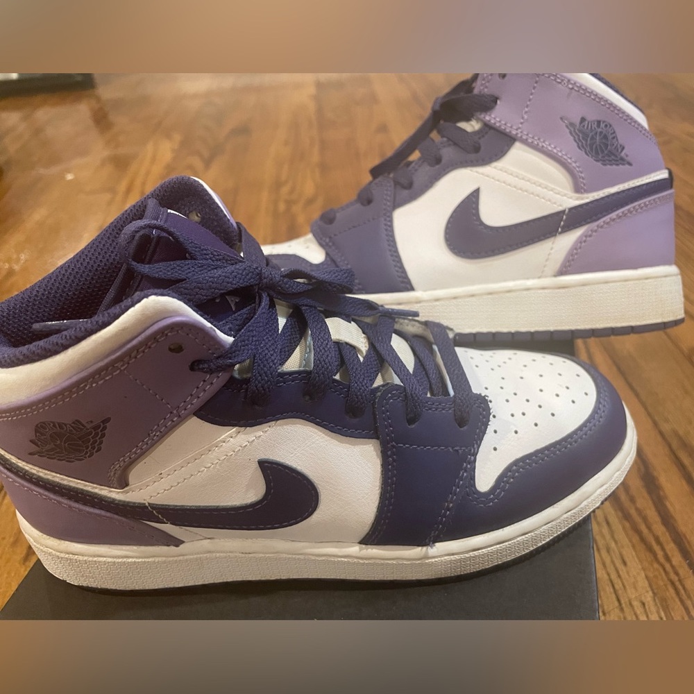 AIR JORDAN 1 MID